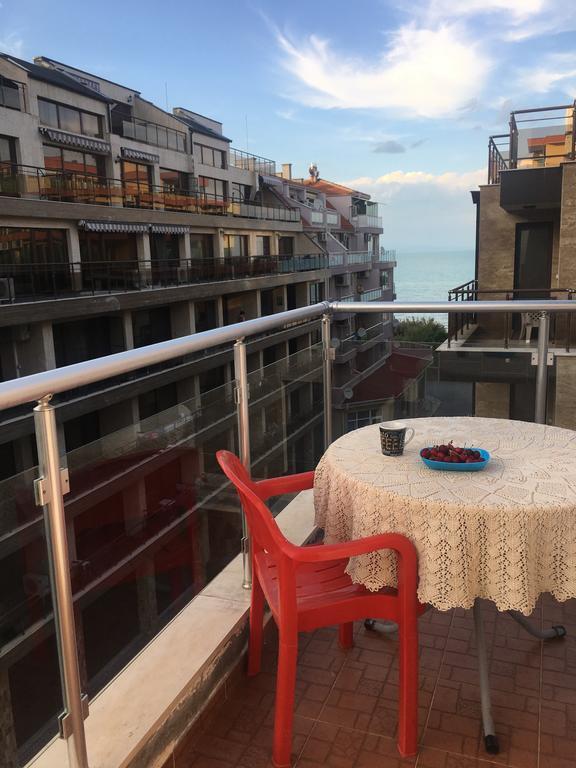 Milos Apartments Поморие Экстерьер фото