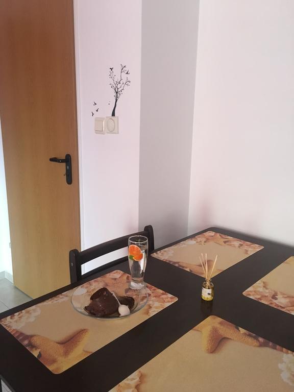 Milos Apartments Поморие Экстерьер фото