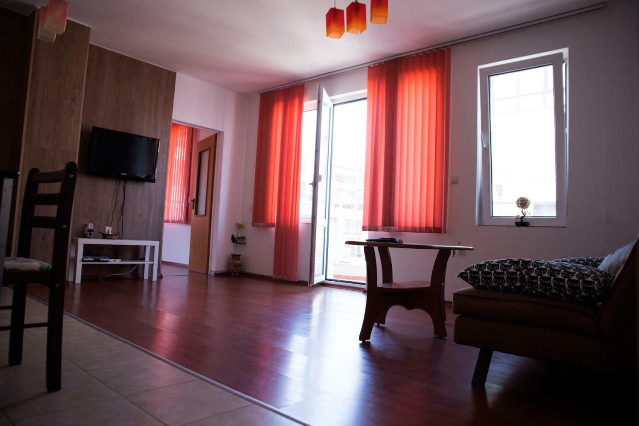 Milos Apartments Поморие Экстерьер фото